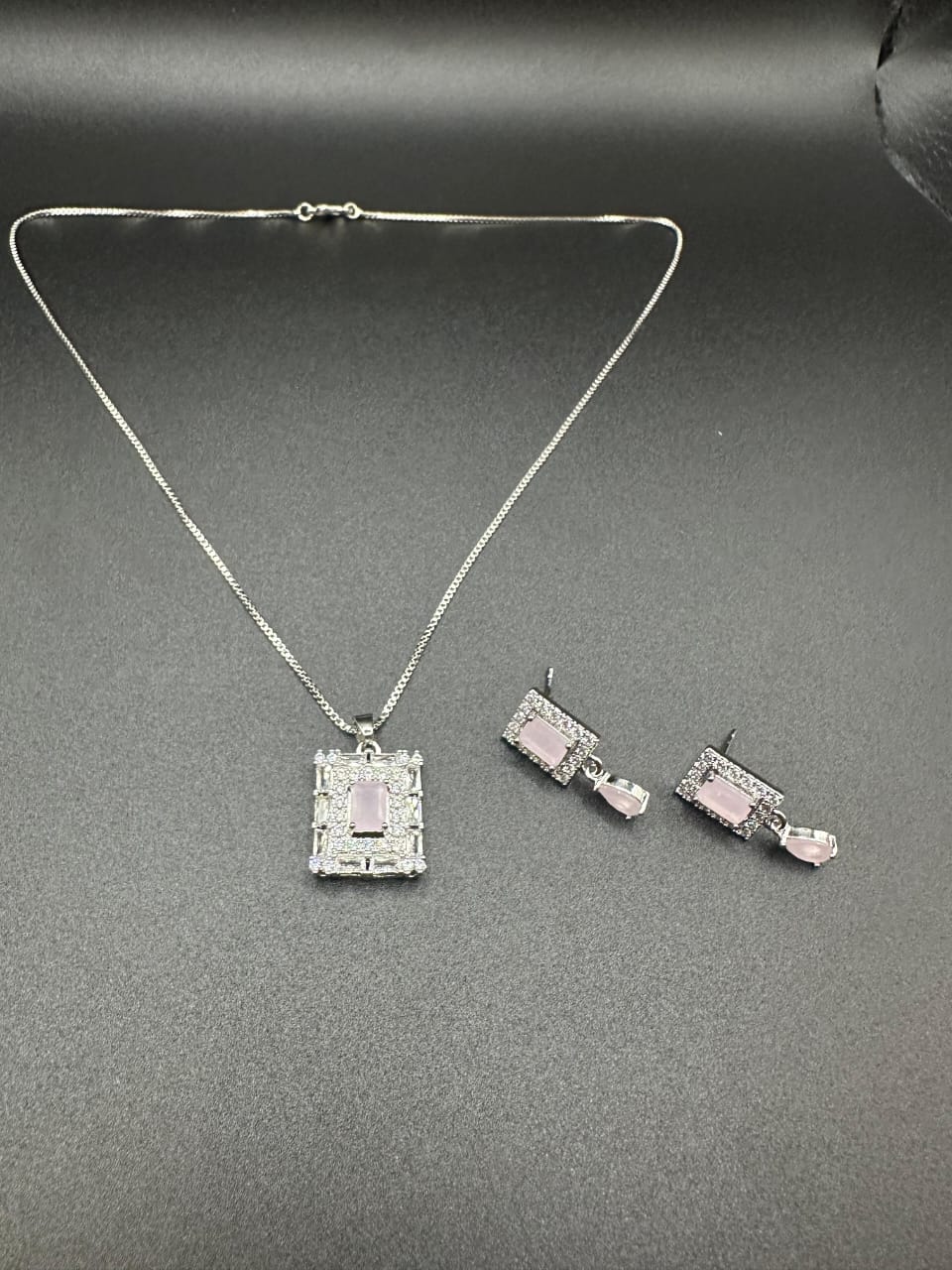 Delicate pink locket set