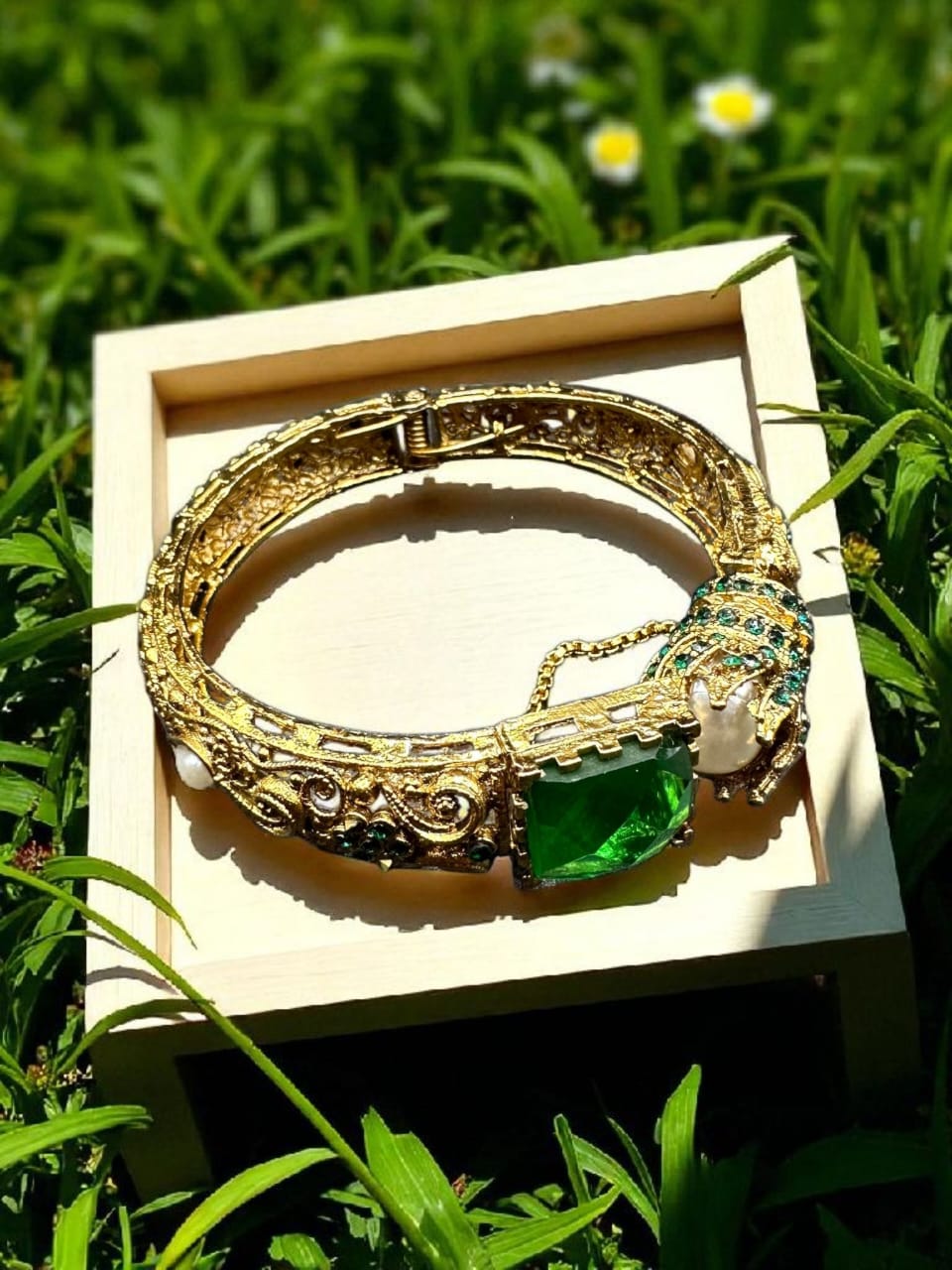 Turkish style emerald adjustable bangle