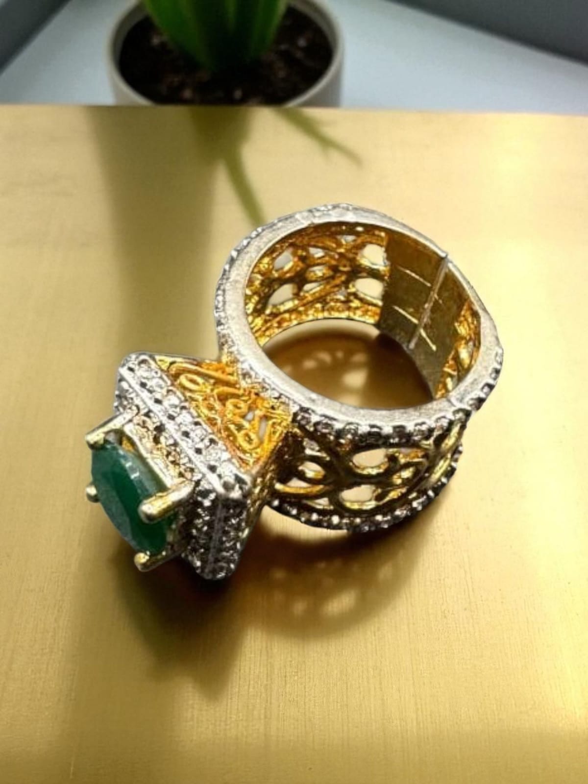 Turkish emerald big ring