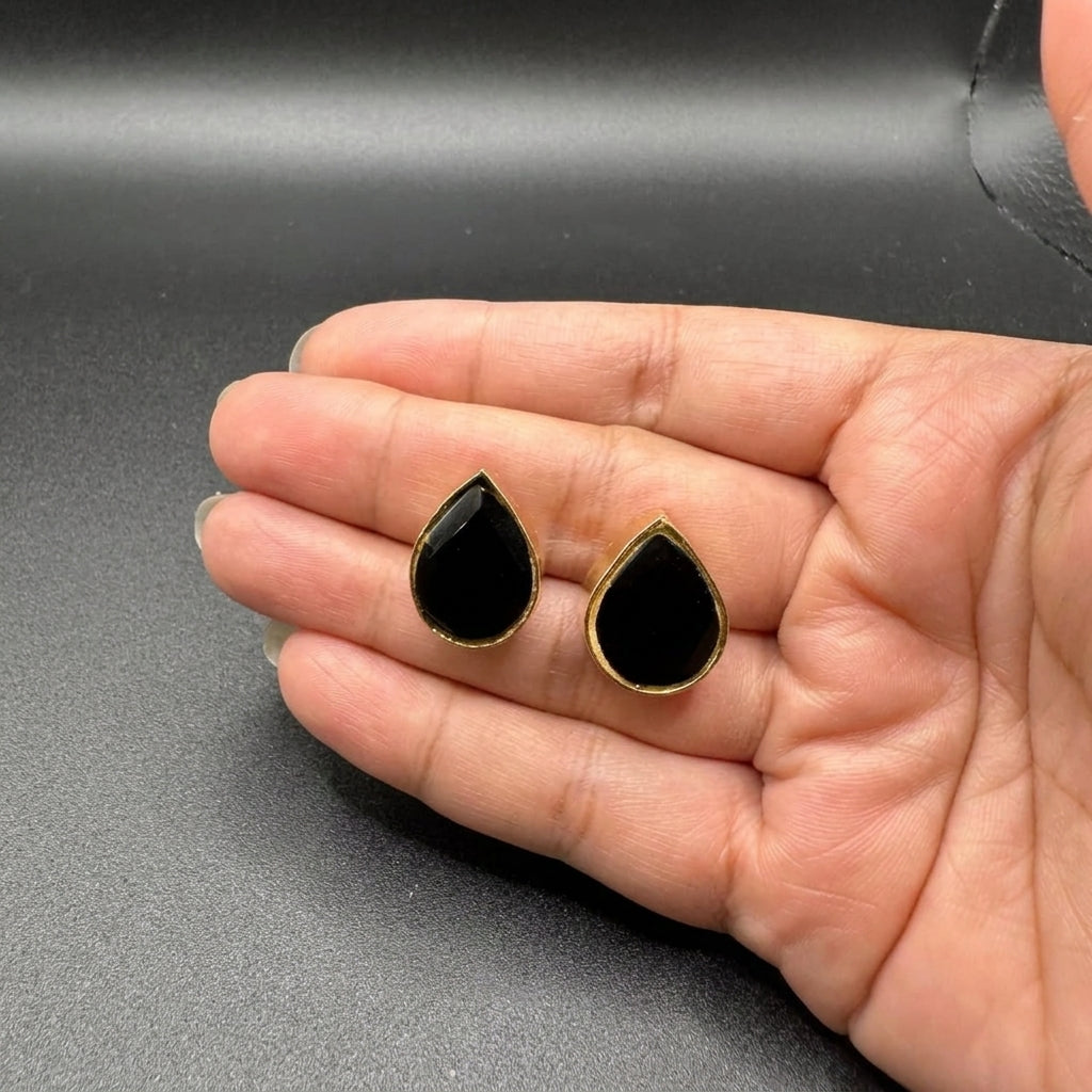 Turkish tear drop studs (black)