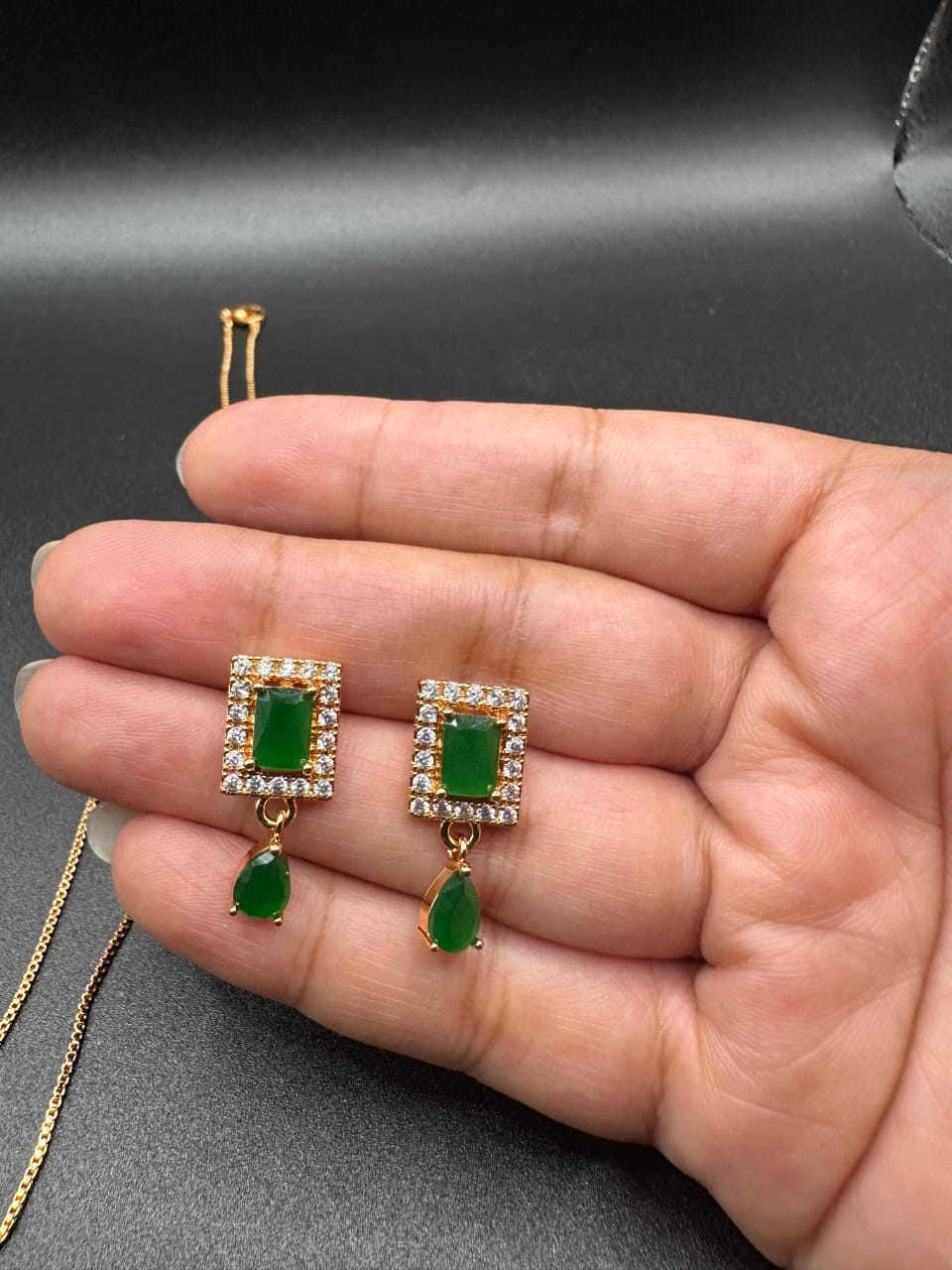 Delicate green locket set