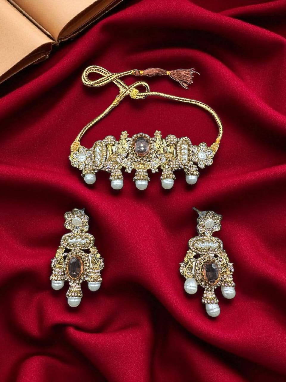Turkish bold champagne choker set