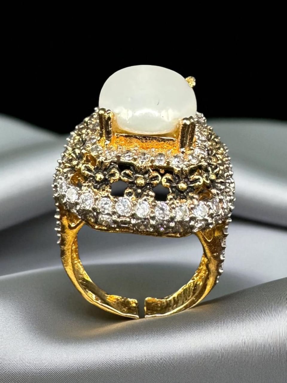 Turkish style bold pearl ring