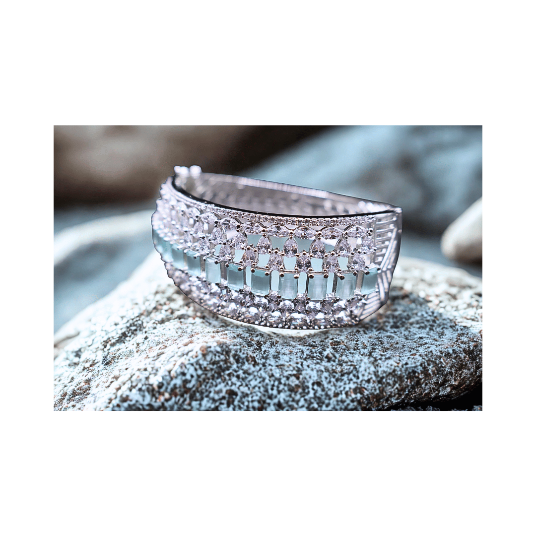 Silver bangle with zircon