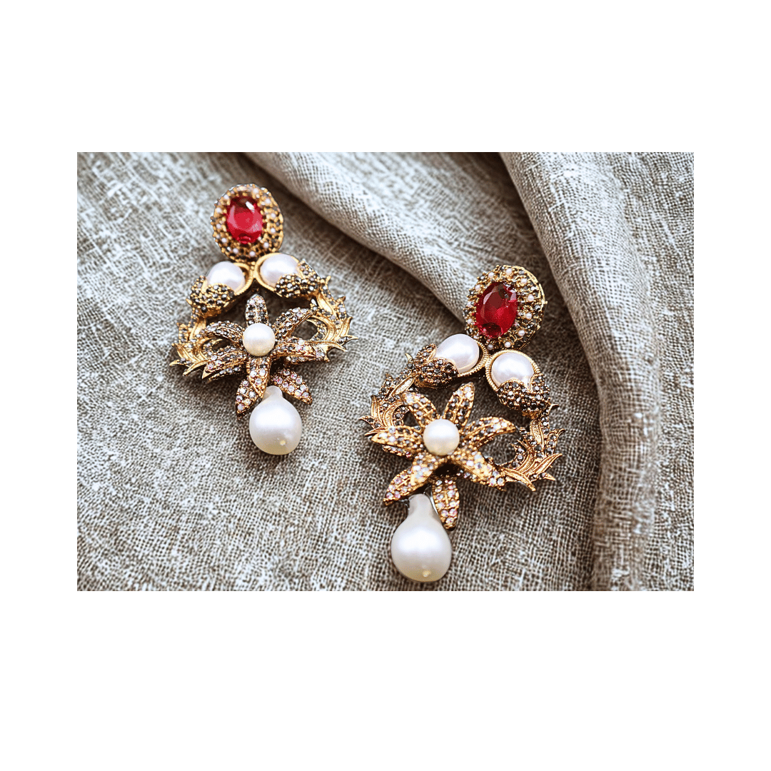 Elegant long earrings in red