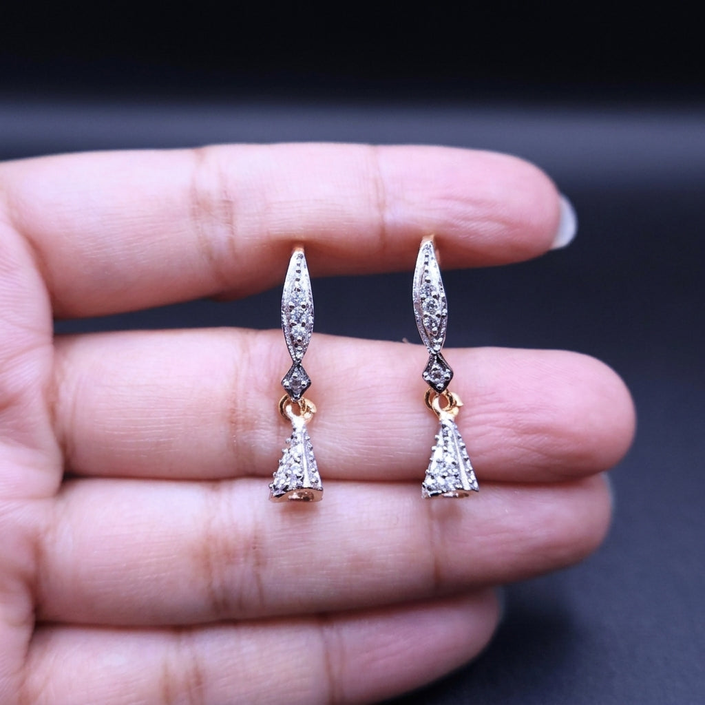 Dangle earrings in golden frame with zircon