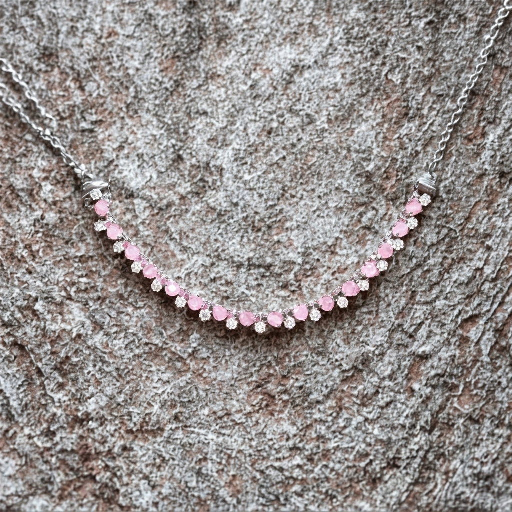 Zircon necklace set in silver