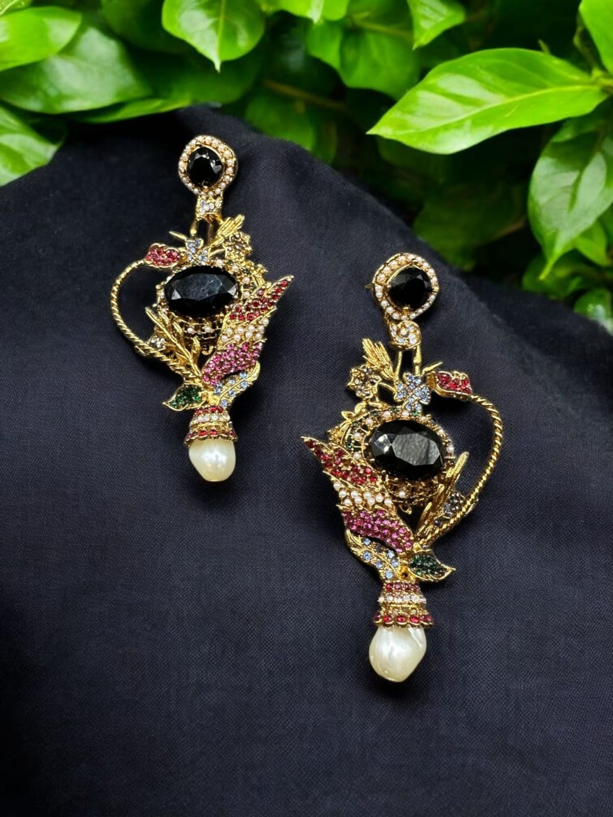 Turkish discerning black earrings