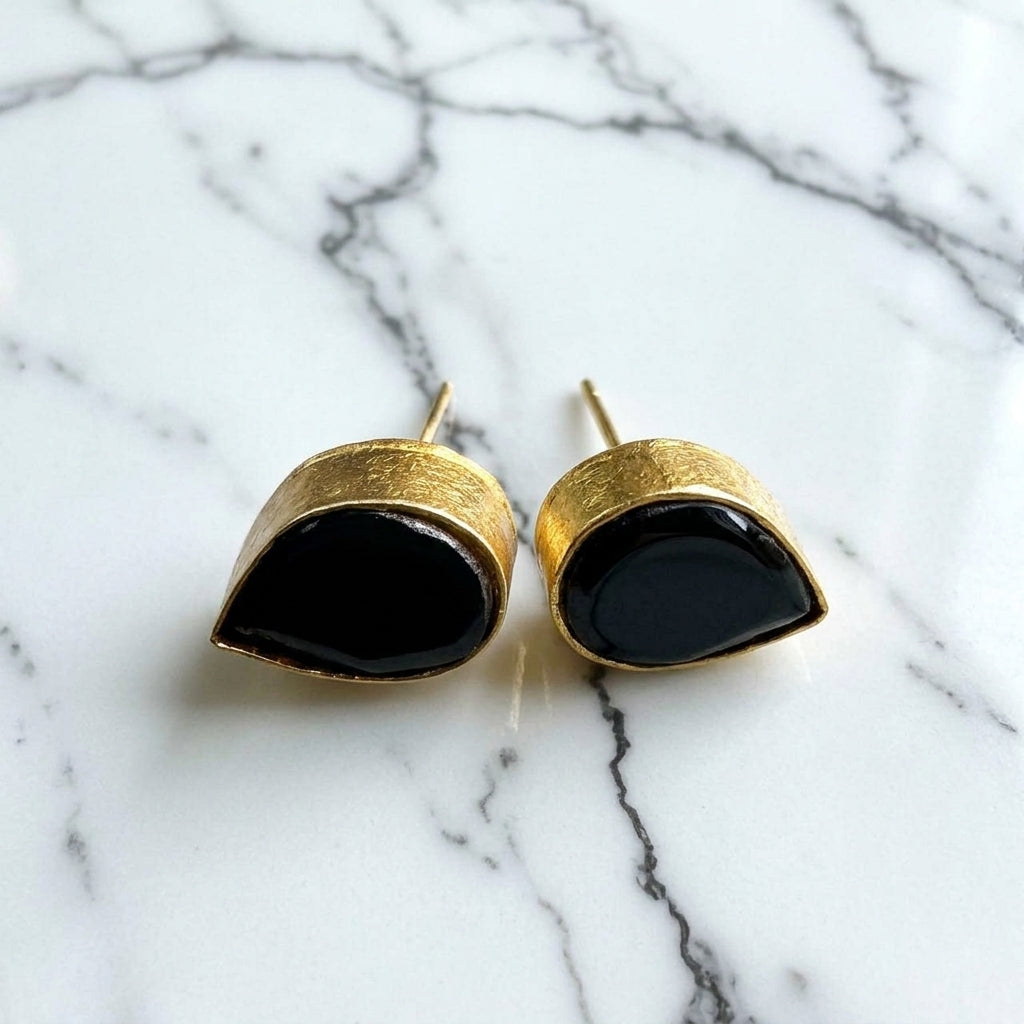 Turkish tear drop studs (black)