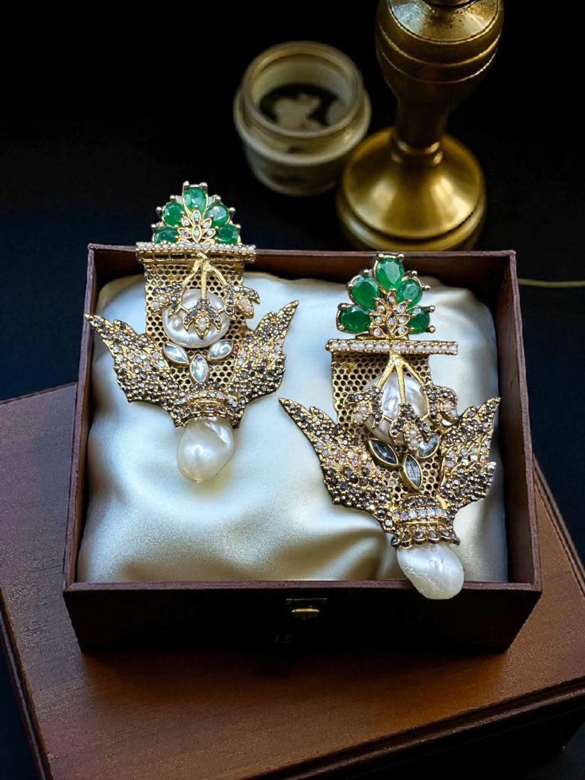 Turkish earrings with emerald
