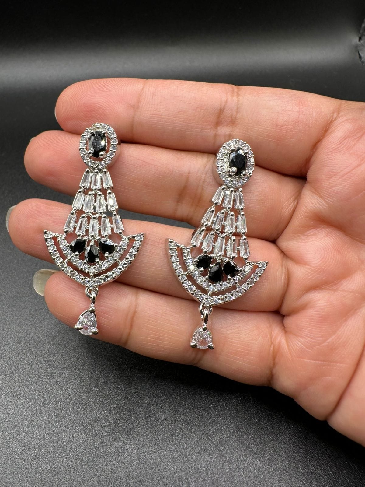 Chandelier earrings with zircon and black stones