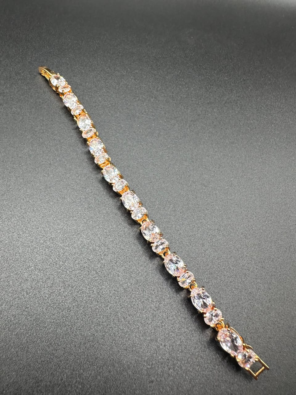 Zircon bracelet with golden base for girls